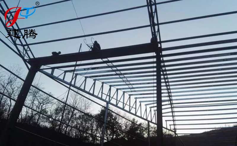 建騰鋼結(jié)構(gòu)抗風柱如何計算？